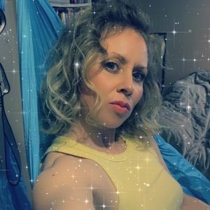 Meet your Posher, Cassandra